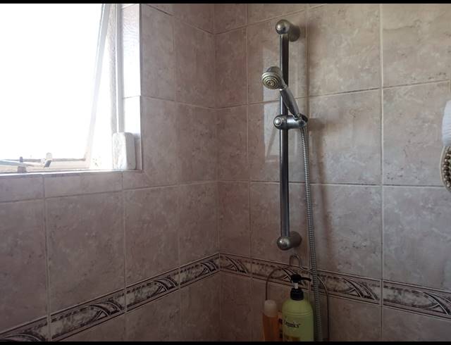 3 BEDROOM APARTMENT FOR SALE IN BENONI WEST